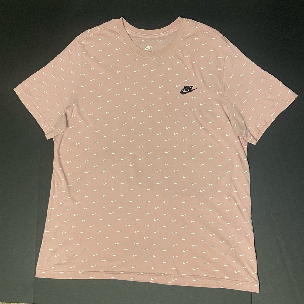 Pink Nike short sleeve T-Shirt